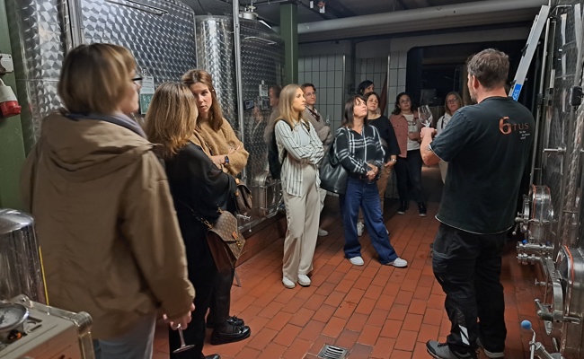 Frauengemeinschaft entdeckt die Welt des Rheintaler Weins