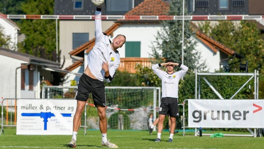 Sven Muckle, beobachtet von Malik Müller, wird auch diese Saison wieder für die Rheintaler im Angriff auflaufen. Sven Muckle, beobachtet von Malik Müller, wird auch diese Saison wieder für die Rheintaler im Angriff auflaufen.
