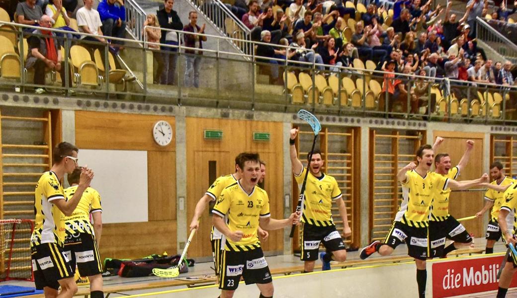 Explosion der Emotionen: Die Gators bejubelten ihren Sieg vor 152 Fans.