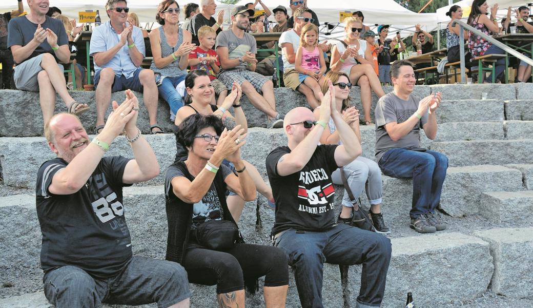 Bereits die erste Band, Mojo aus Vorarlberg, brachte die Musikfans in Stimmung. 