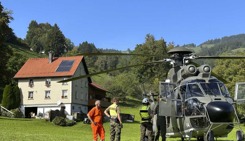 Beim Ebenacker landete der Super Puma alle eineinhalb Stunden und wurde betankt. 