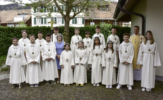 Kommunionkinder traten am Weissen Sonntag zum ersten Mal am Tisch des Herren
