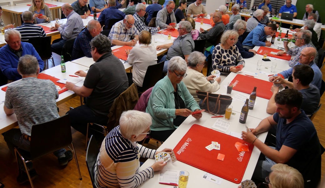 48 Jasserinnen und Jasser im Alter von 29 bis 93 Jahren.
