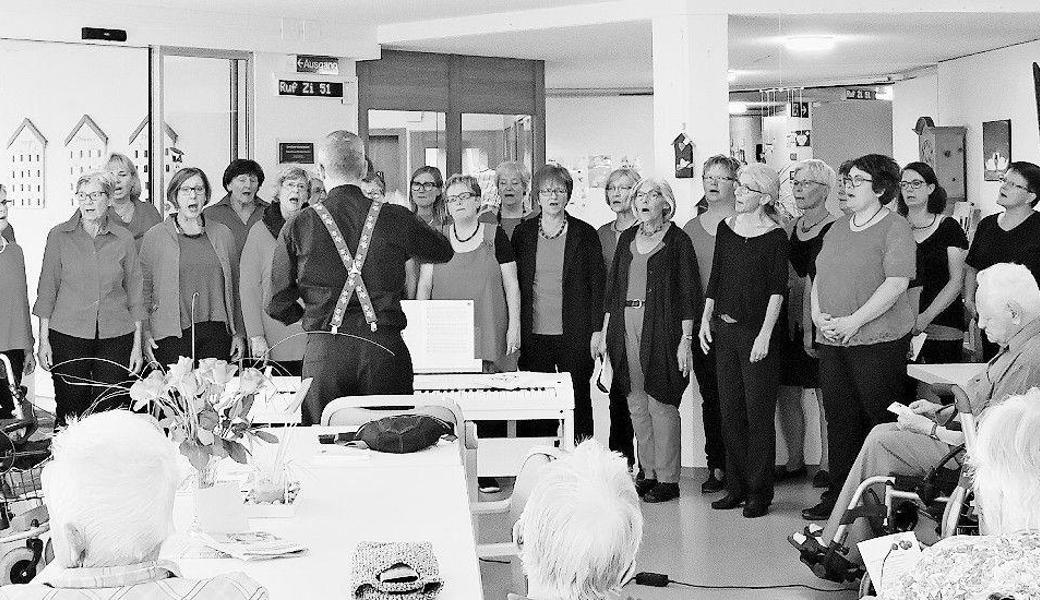 Der Frauenchor Altstätten erfreute die Bewohnerinnen und Bewohner des Geserhus’ in Rebstein. 