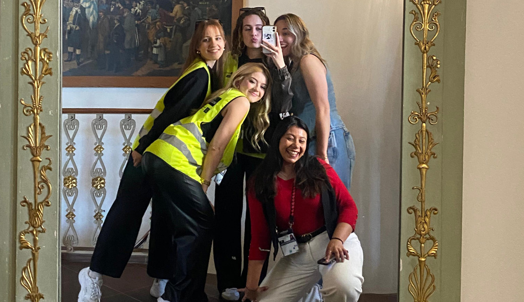 Chaos, Hitze und Demonstrationen: Studentin erzählt von ihrem Einsatz am Eurovision Song Contest