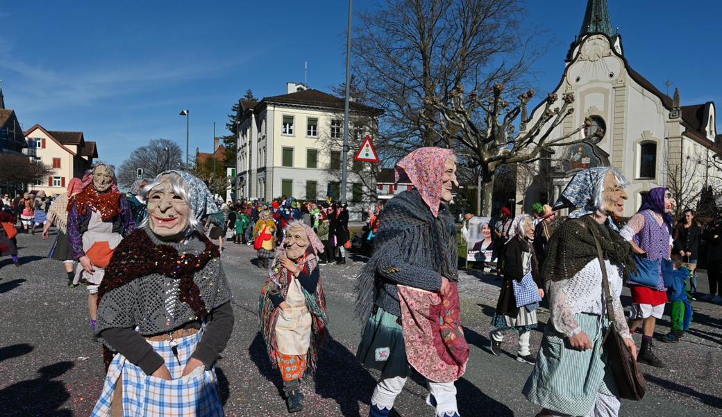 Die Muntlagr Bärghäxen machen Oberriet unsicher.