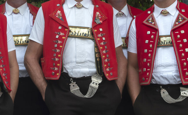 Das Dorf mit dem Blackfacing-Vorfall ist abgeschnitten von der Welt