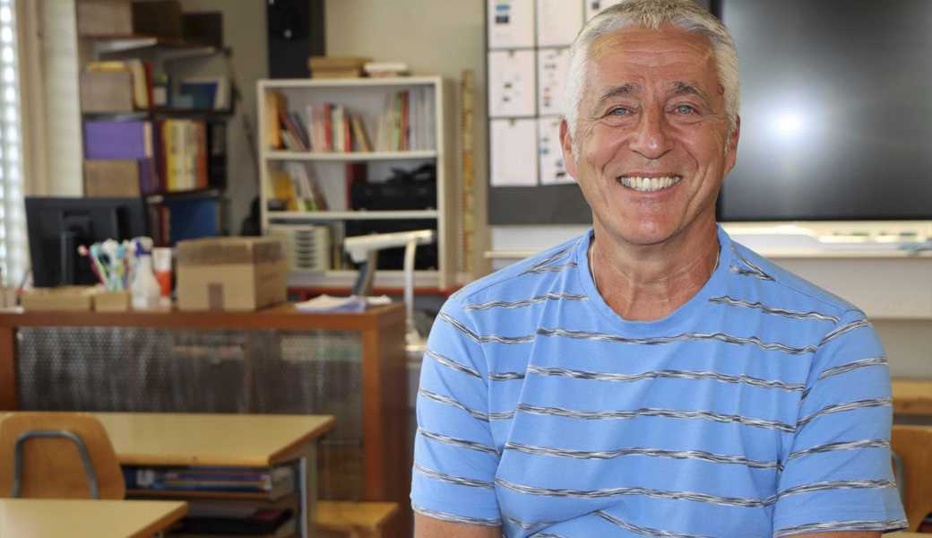 Primarlehrer Christoph «Cin» Dürr unterrichtete 33 Jahre in seinem Klassenzimmer im Schulhaus Kirchfeld in Lüchingen.  