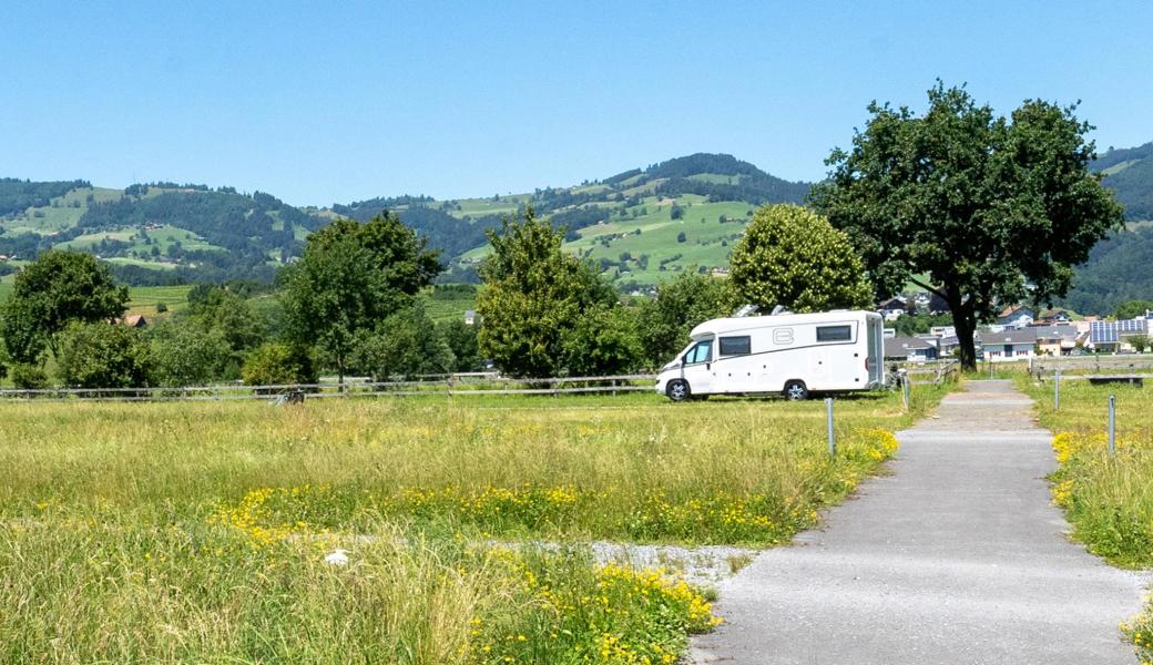 Wohnmobilstellplatz im Grünen: Die Altstätter Allmend. Wohnmobilstellplatz im Grünen: Die Altstätter Allmend.