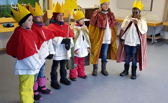 Kinder sammeln für Kinder