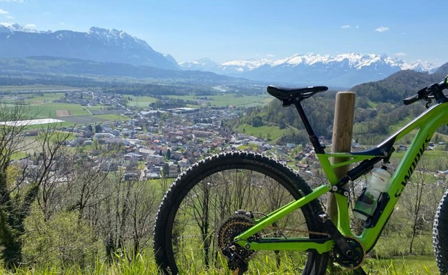 Prolog zum Velo-Festival «Cycle Valley» mit Filmen und einer Velodisco auf dem Sportplatz Wees