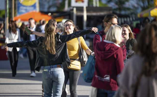 Tisch-Bowling, Rocknacht und mehr WC's auf dem Messegelände: Was du zur Rhema wissen musst