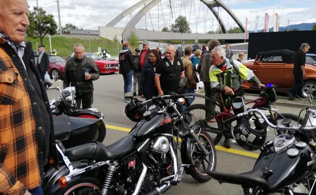 Jeder der über 1000 Oldtimer ist eine Sehenswürdigkeit