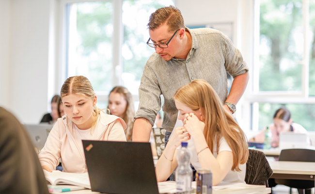Maturaarbeiten mit ChatGPT: St.Galler Schulen erlauben KI-Programme