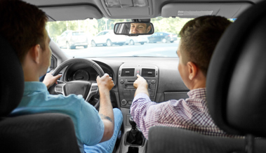 Weniger Fahrschüler: Darum machen Fahrschulen dicht