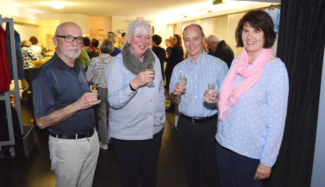 Die Vorstandsmitglieder Hansruedi Büchel (von links), Präsidentin Jutta Cobbioni, Martin Bürki und die Geschäftsstellenleiterin Erika Ulmann sind froh, dass sie im vergangenen Jahr wiederum zahlreichen schwer kranken und sterbenden Personen beistehen konnten. Dies ist nur dank der Unterstützung der 40 freiwilligen Begleitenden sowie den Spendern möglich.