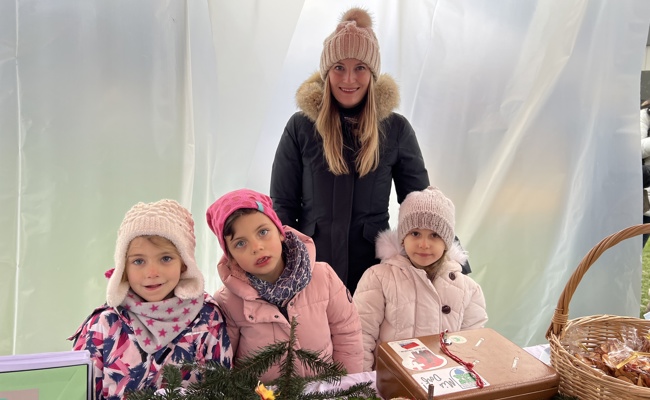 Schulkinder hatten fleissig für den Klausmarkt gebastelt