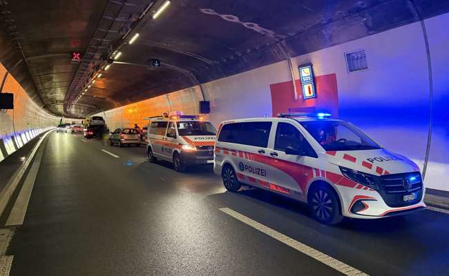 Auffahrunfall im Rosenbergtunnel – 10 000 Franken Sachschaden