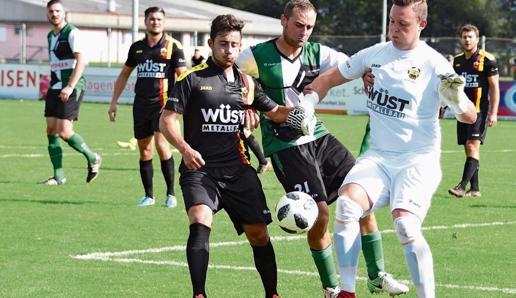 Andrin Dietsche, hier im Einsatz beim ersten Saisonsieg gegen Rebstein, hat sich in seiner ersten Saison als Stammtorhüter des FC Altstätten bewährt. 