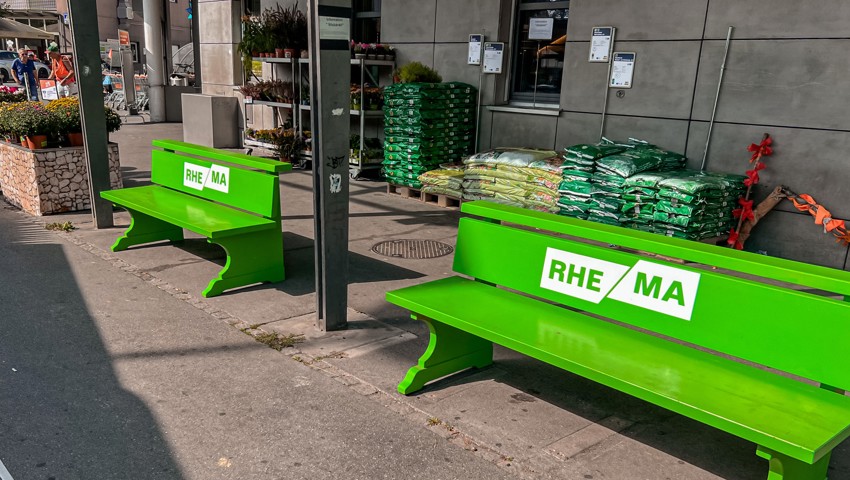 «Eine schöne Geste», heisst es seitens der Migros zur spontanen Bänkli-Aktion der Rhema-Verantwortlichen. «Eine schöne Geste», heisst es seitens der Migros zur spontanen Bänkli-Aktion der Rhema-Verantwortlichen.