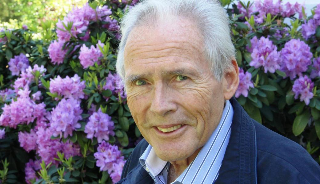 Paul-Josef Hangartner (15.04.1948 – 30.03.2020) vor einem knappen Jahr in seinem Garten an Altstättens Heidenerstrasse. Er war dankbar für alles Schöne, das Leben an sich, die Blumen im Garten.