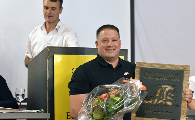 Reto Bleiker ist neues Ehrenmitglied bei den Rheintal-Oberländern