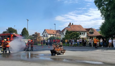 Feuerwehrnachwuchs zeigte an der Hauptübung, wie ein Brand bekämpft wird