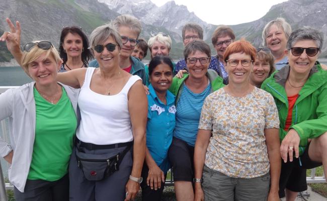 Frauenriege auf Sommerausflug
