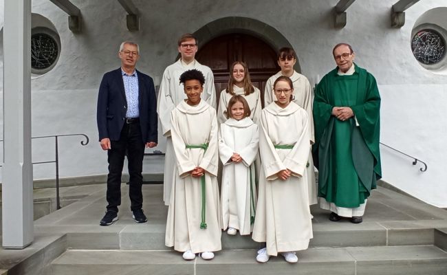 Neue Ministranten aufgenommen, alte verabschiedet