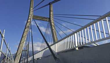 Einschränkungen für Fussgänger und Velofahrerinnen, weil die Rheinbrücke instand gesetzt wird