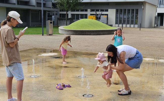 Grosser Teerplatz, Sommerhitze und defektes Wasserspiel