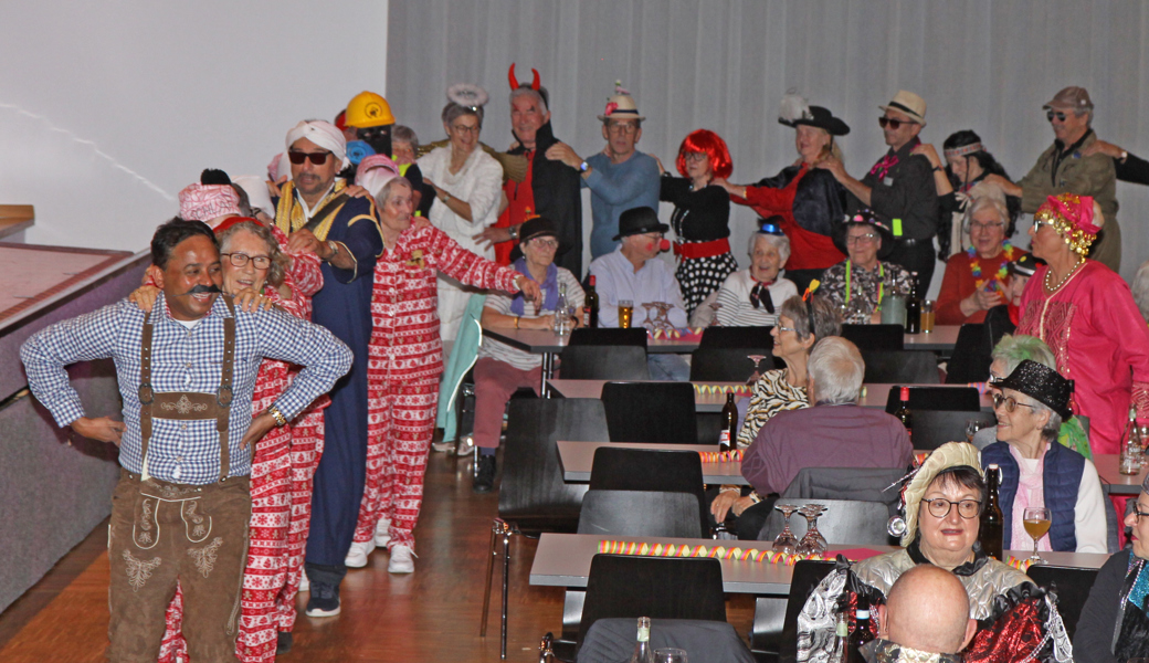 Masken, Musik und Polonaise: So gerieten Widnaus Senioren ins Fasnachtsfieber