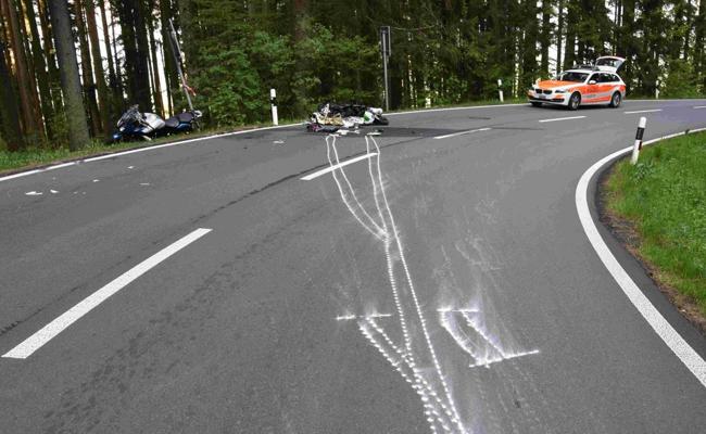 Töffunfall am Stoss: Zwei Fahrer prallten zusammen