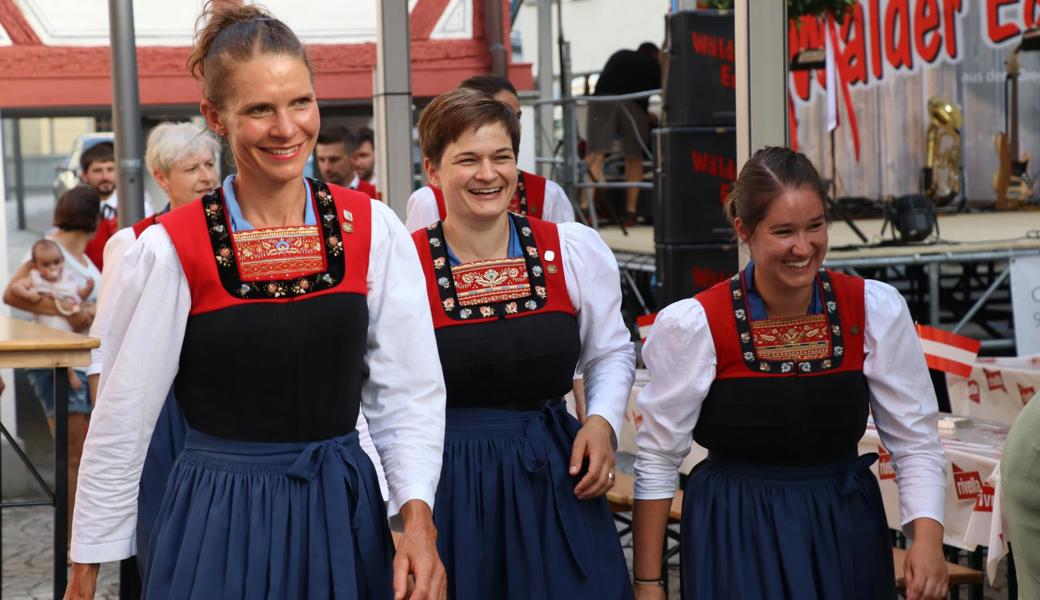 Die Trachtengruppe Lingenau zeigte traditionelle Tänze. 