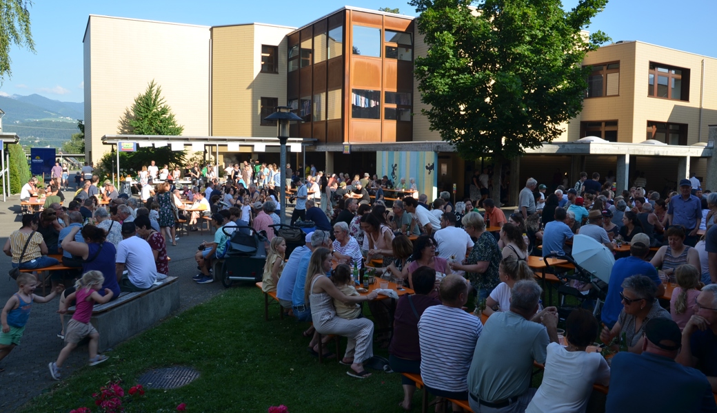 Gute Stimmung an der Schulausstellung Montlingen