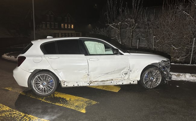 19-Jähriger prallt mit seinem Auto in eine Stützmauer