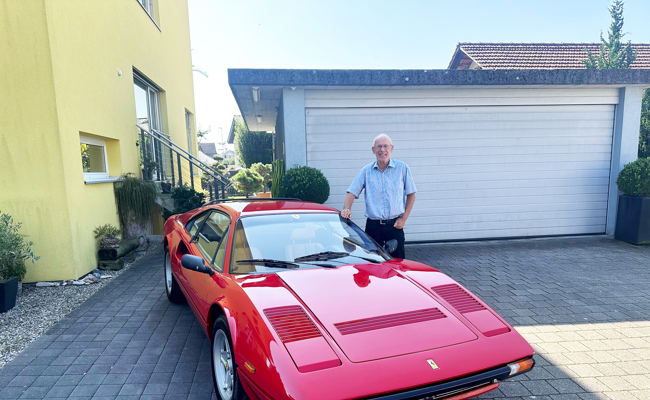 Der 75-jährige René Nüesch fuhr Rennen – heute erzählt seine Garage die Geschichten