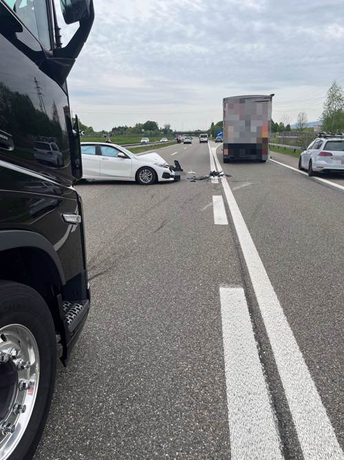 Unentschlossen bei der Ausfahrt Widnau: Zwei Autos und ein Lastwagen in Unfall verwickelt