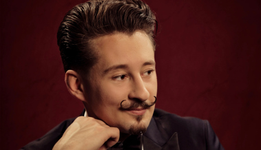 Diogenes-Theater startet mit Rafael Scholten magisch in die Gastspielsaison
