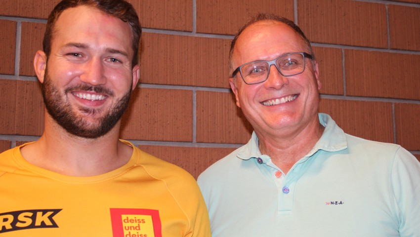 Man kennt sich: Urs Wüstiner (rechts) mit Damian Dietsche, Ringer bei der RSK und Partner seiner Tochter. Man kennt sich: Urs Wüstiner (rechts) mit Damian Dietsche, Ringer bei der RSK und Partner seiner Tochter.