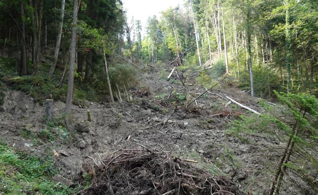 Wanderwege wegen Rutsch gesperrt