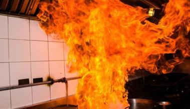 Frittieröl in Brand geraten