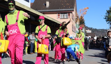 Einmal mehr: strahlende Sonne und Gesichter am Fasnachtsumzug