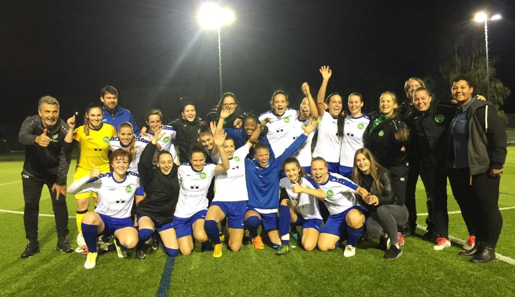 Kollektiver Jubel bei den Frauen von St. Gallen-Staad nach dem Achtelfinalsieg gegen Servette Chênois.