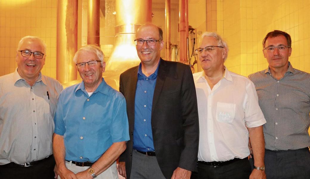 Die ersten Brauzeugen (v. l.): IG-Präsident Alois Gmür, Nationalrat Walter Müller, Markus Ritter (Präsident Schweizer Bauernverband), Nationalrat Thomas Müller und Nationalrat Roland Büchel.