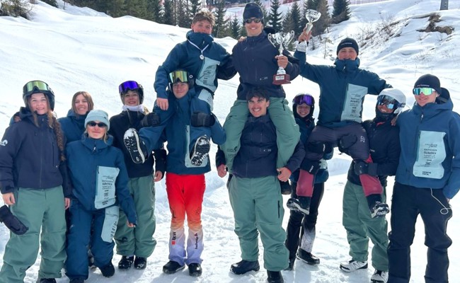 Snowboardcross-Brüder aus Berneck erfolgreich auf Alpentour