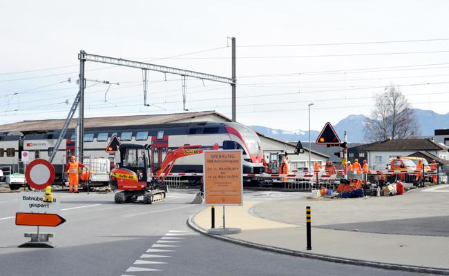 Bahnübergang eine Woche lang zu