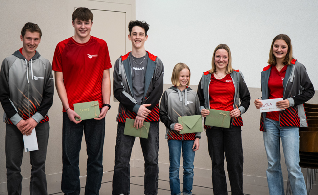 Neue Ehrenmitglieder, erfolgreiche Sportler und Wechsel in der Jugileitung beim STVOE