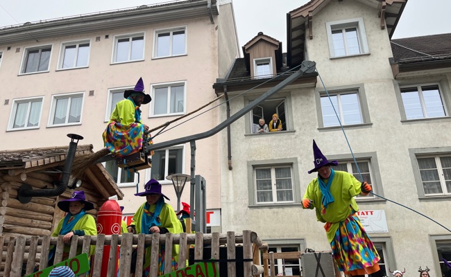 Nach fünf Jahren Pause endlich wieder ein Rhynegger Fasnachtsumzug