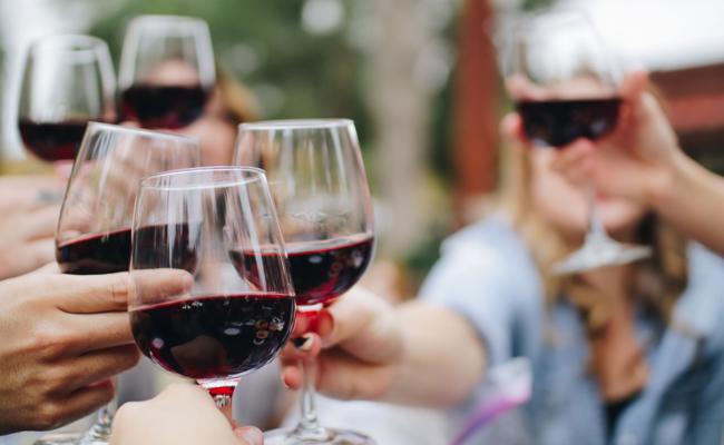 Welcher Wein passt zu welchem Essen? 6 einfache Grundregeln